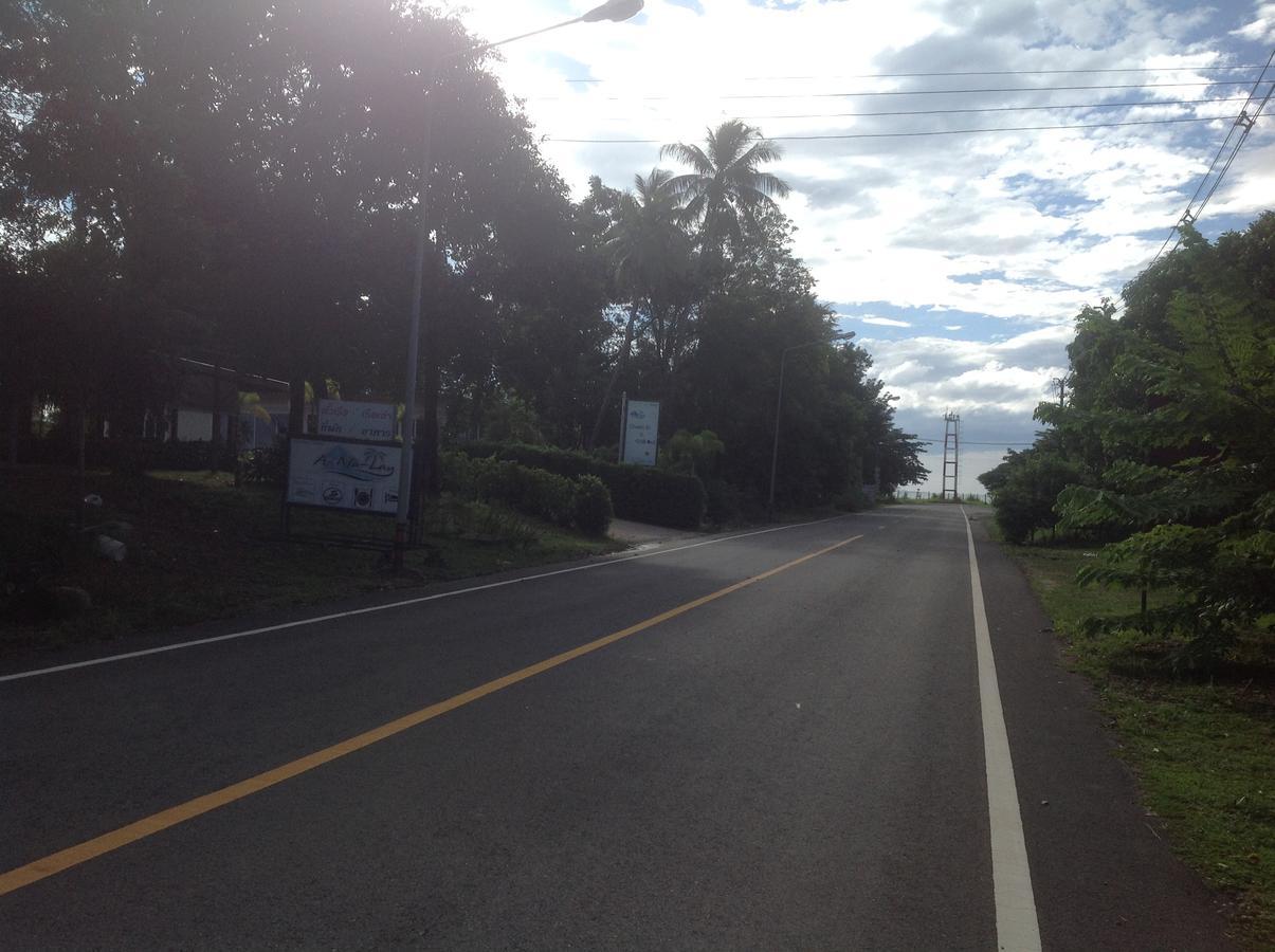 Check In And Chill Out Hotel Ban Laem Sok ภายนอก รูปภาพ
