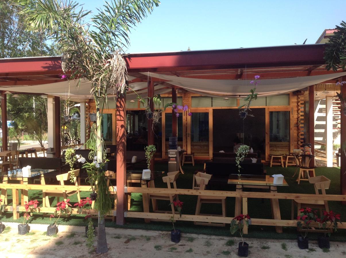 Check In And Chill Out Hotel Ban Laem Sok ภายนอก รูปภาพ