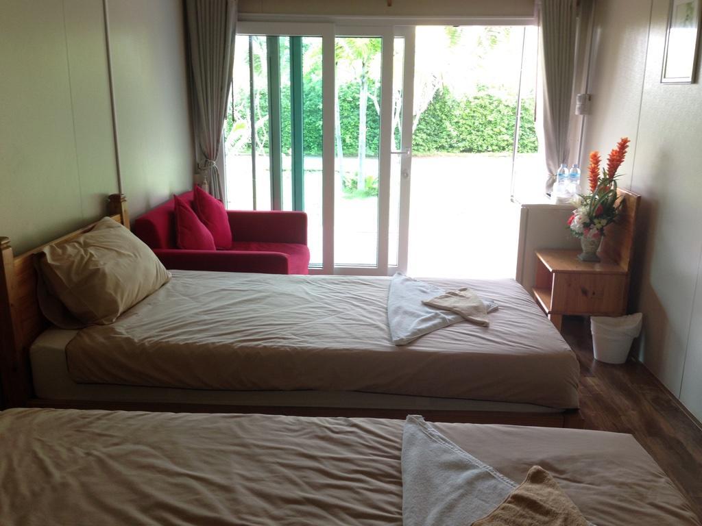 Check In And Chill Out Hotel Ban Laem Sok ภายนอก รูปภาพ