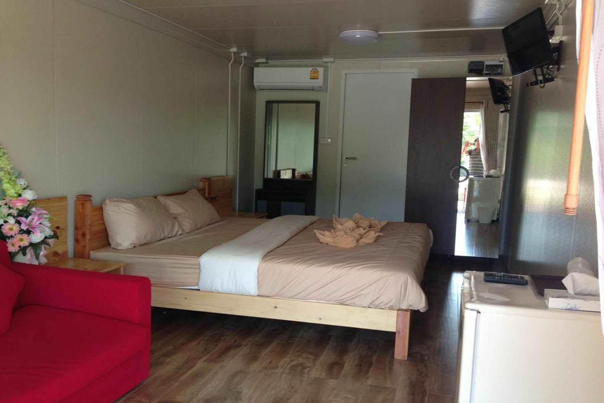 Check In And Chill Out Hotel Ban Laem Sok ภายนอก รูปภาพ
