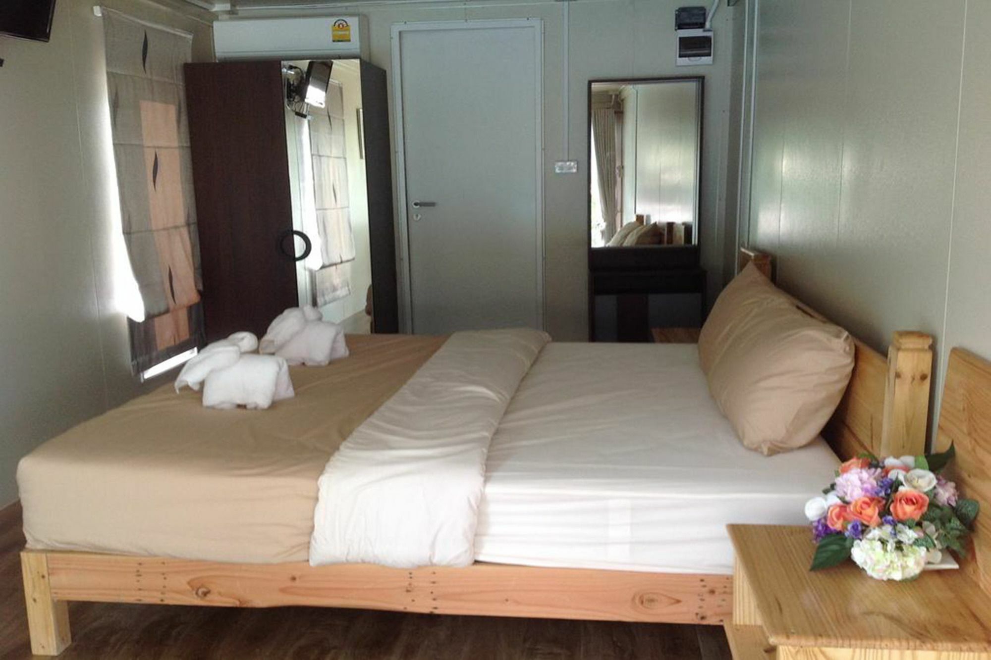 Check In And Chill Out Hotel Ban Laem Sok ภายนอก รูปภาพ