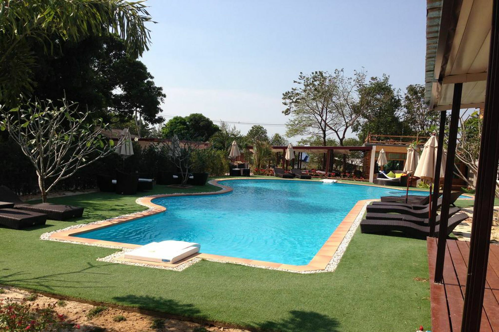 Check In And Chill Out Hotel Ban Laem Sok ภายนอก รูปภาพ