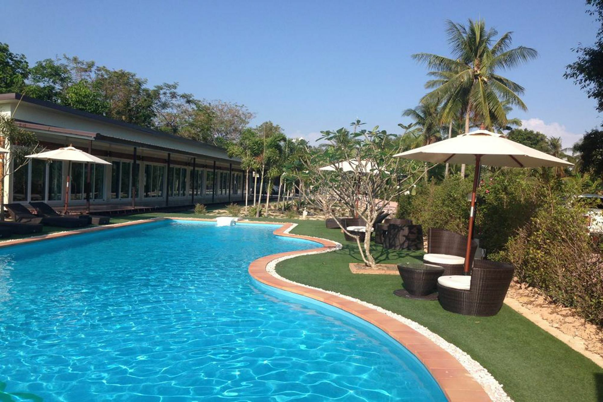 Check In And Chill Out Hotel Ban Laem Sok ภายนอก รูปภาพ